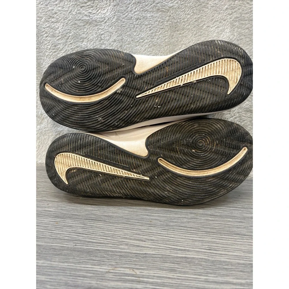 Nike Team Hustle D 9 Kids Basketball Shoes Black‎ Gold White Size 5Y Streetwear